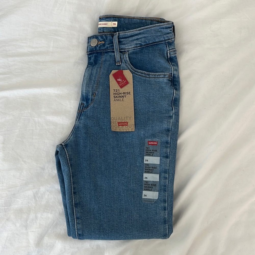 Levi’s high-rise skinny ankle blue Jean size 26